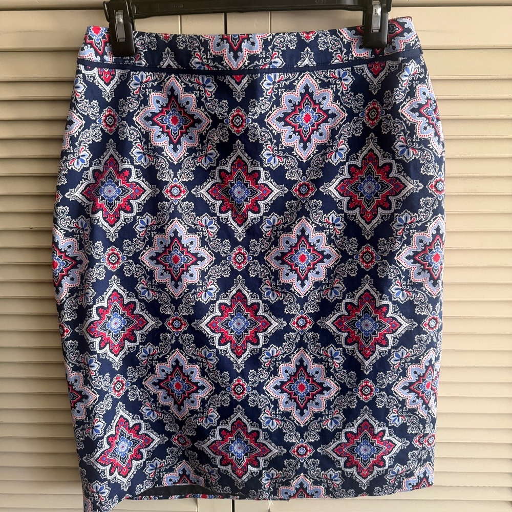 Talbots Blue White Red Medallion Print Golf Pencil Skirt